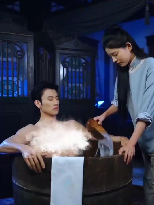 和女朋友同房,总是做着做着她就说没力气了,让我